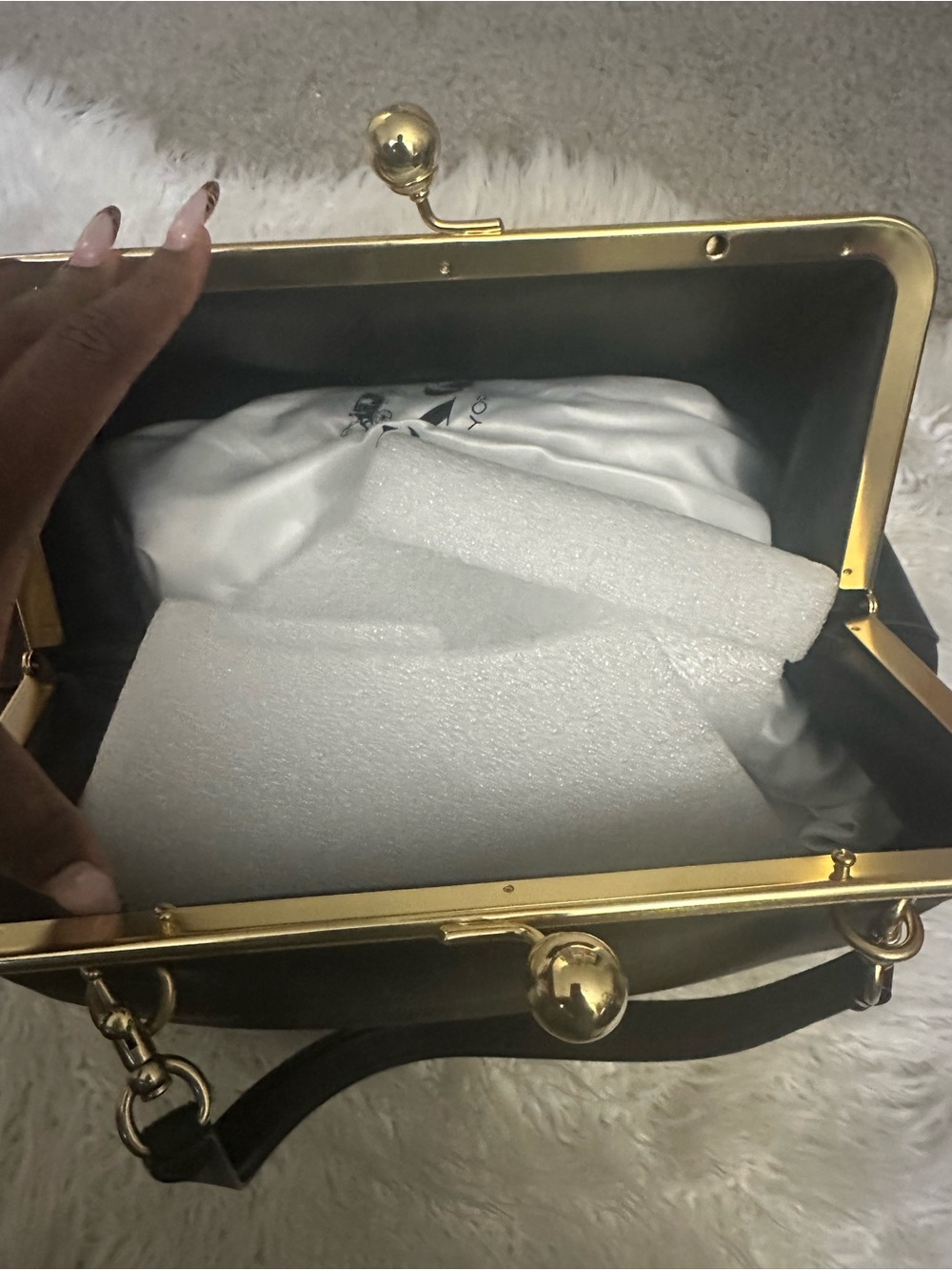 Coach Large Kisslock Bag - Picture 4 of 5